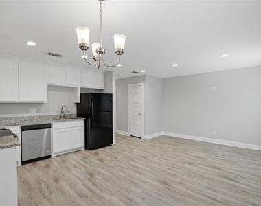 1022 W Shepherd Street - Photo Thumbnail 6