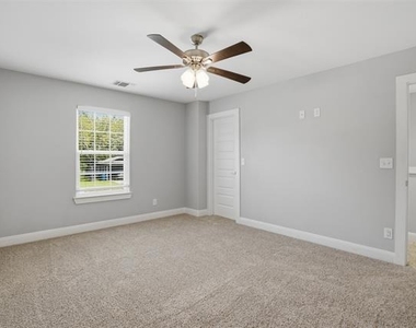 1022 W Shepherd Street - Photo Thumbnail 12
