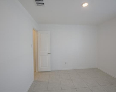 2629 Turtle Dove Drive - Photo Thumbnail 9