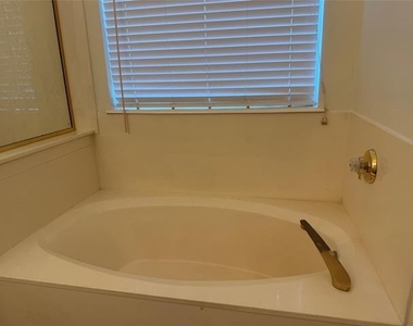 10917 Promise Land Drive - Photo Thumbnail 8