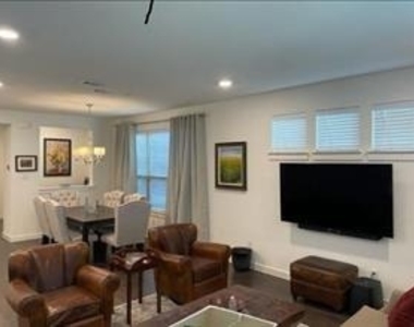 504 Harmon Drive - Photo Thumbnail 2