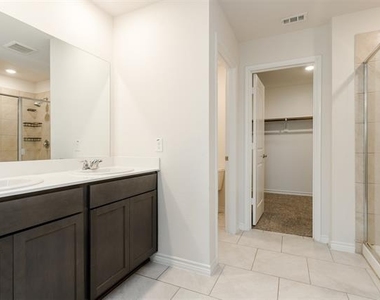406 Saddle Club Way - Photo Thumbnail 26