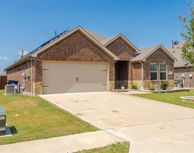 406 Saddle Club Way - Photo Thumbnail 2