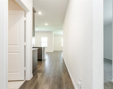 406 Saddle Club Way - Photo Thumbnail 5
