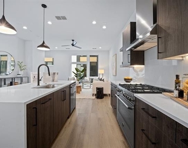 1525 Pecos Street - Photo Thumbnail 14
