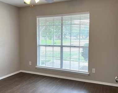 405 Augustine Drive - Photo Thumbnail 15