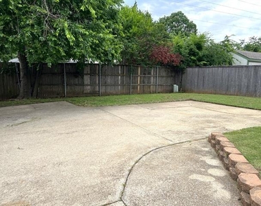 405 Augustine Drive - Photo Thumbnail 18