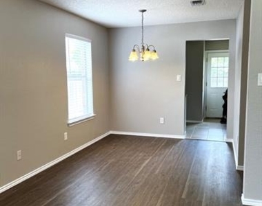 405 Augustine Drive - Photo Thumbnail 6