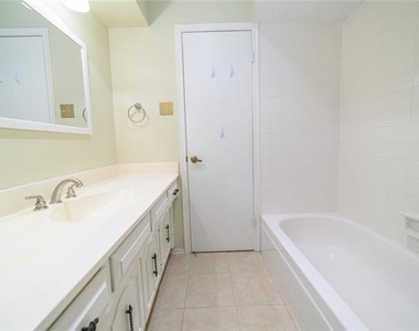 111 Sunview Street - Photo Thumbnail 20