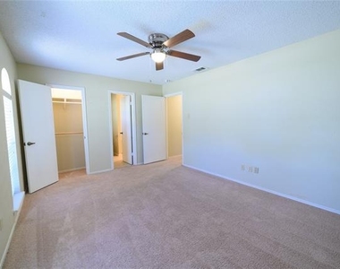 111 Sunview Street - Photo Thumbnail 18