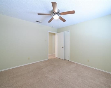 111 Sunview Street - Photo Thumbnail 22