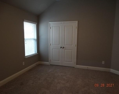 1113 Bryce Canyon Drive - Photo Thumbnail 5