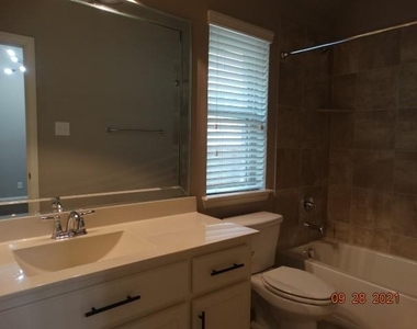 1113 Bryce Canyon Drive - Photo Thumbnail 4