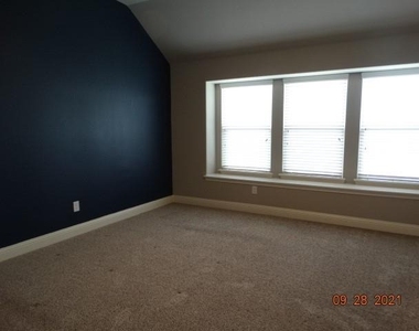 1113 Bryce Canyon Drive - Photo Thumbnail 13