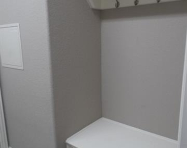 1113 Bryce Canyon Drive - Photo Thumbnail 9