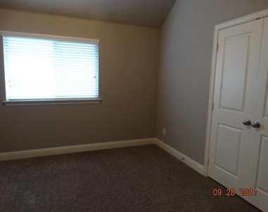 1113 Bryce Canyon Drive - Photo Thumbnail 6
