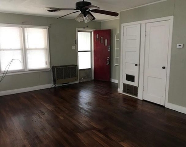 2809 S 6th Street - Photo Thumbnail 2