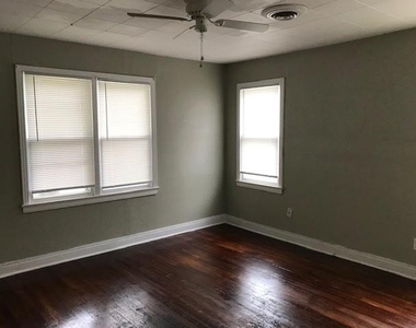2809 S 6th Street - Photo Thumbnail 9