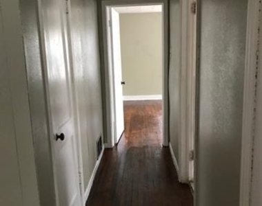2809 S 6th Street - Photo Thumbnail 8