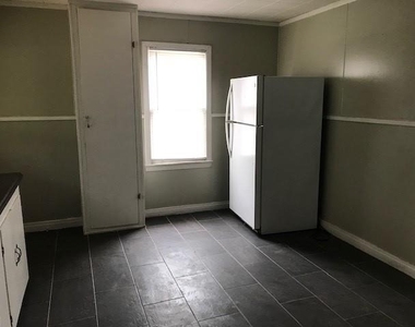 2809 S 6th Street - Photo Thumbnail 5