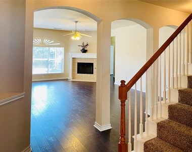300 Rain Tree Drive - Photo Thumbnail 2
