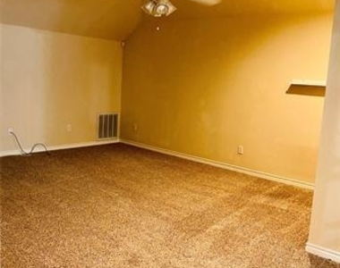 300 Rain Tree Drive - Photo Thumbnail 12