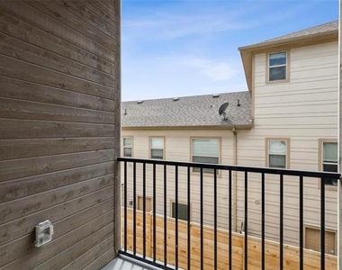 6144 Oram Street - Photo Thumbnail 11
