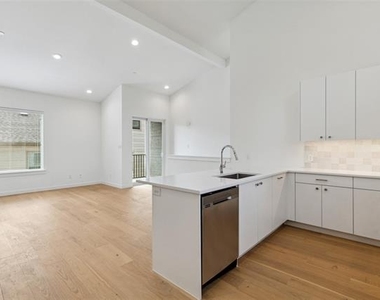 6144 Oram Street - Photo Thumbnail 6