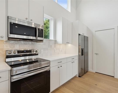 6144 Oram Street - Photo Thumbnail 7