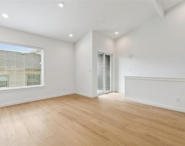 6144 Oram Street - Photo Thumbnail 4