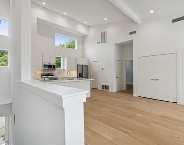 6144 Oram Street - Photo Thumbnail 10