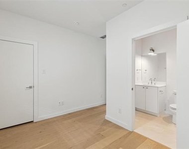 6144 Oram Street - Photo Thumbnail 13