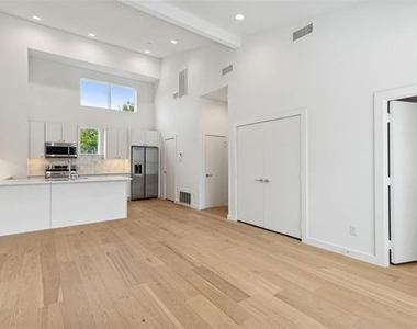 6144 Oram Street - Photo Thumbnail 18