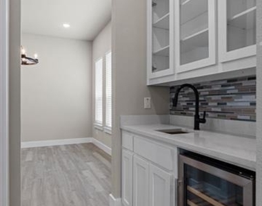 4318 Peachtree Lane - Photo Thumbnail 13