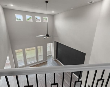4318 Peachtree Lane - Photo Thumbnail 32