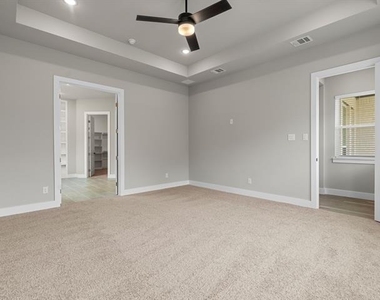 4318 Peachtree Lane - Photo Thumbnail 18