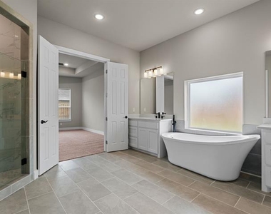 4318 Peachtree Lane - Photo Thumbnail 22