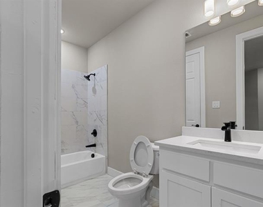 4318 Peachtree Lane - Photo Thumbnail 27