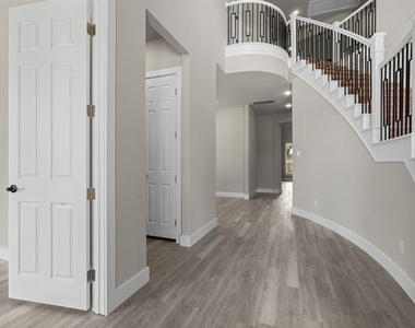 4318 Peachtree Lane - Photo Thumbnail 2