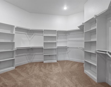 4318 Peachtree Lane - Photo Thumbnail 23