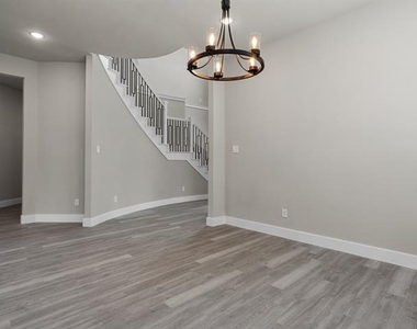 4318 Peachtree Lane - Photo Thumbnail 14