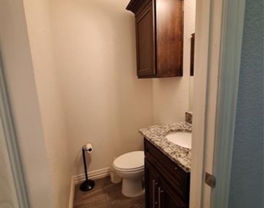 4107 Canada Drive - Photo Thumbnail 9