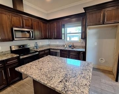 4107 Canada Drive - Photo Thumbnail 7