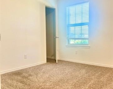 113 Alydar Lane - Photo Thumbnail 7