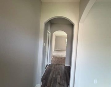 310 Foster Lane - Photo Thumbnail 4