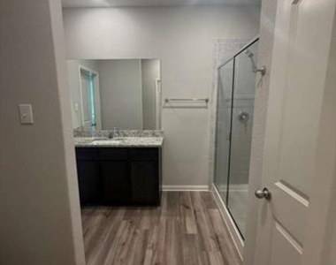 310 Foster Lane - Photo Thumbnail 11