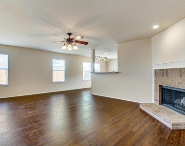 2324 Loreto Drive - Photo Thumbnail 2