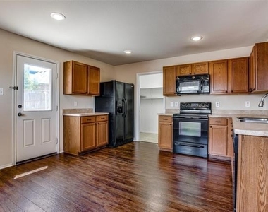 2324 Loreto Drive - Photo Thumbnail 3