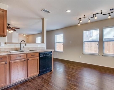 2324 Loreto Drive - Photo Thumbnail 4