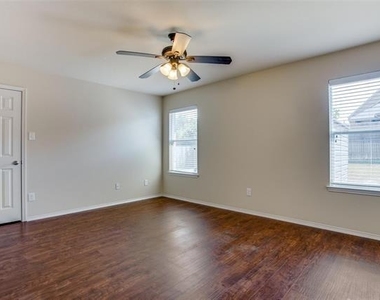2324 Loreto Drive - Photo Thumbnail 5